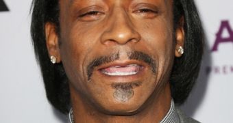 Katt Williams is touched by fan’s health problems, hands her $1,000 (€749) in cash
