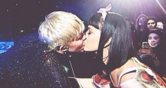Katy Perry did not enjoy getting kissed by Miley Cyrus