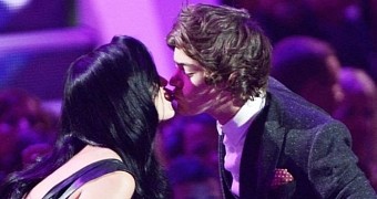 Katy Perry Goes Out with Harry Styles as Revenge on Taylor Swift