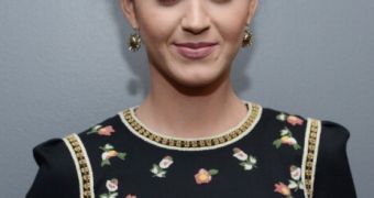 Source says Katy Perry “played a part” in the Robert Pattinson, Kristen Stewart split