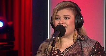 Kelly Clarkson delivers surprise, safe for work cover of Rihanna's “Better Have My Money”