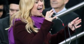 Kelly Clarkson: Mushrooms for Perfect Voice for Live Singing at the Inauguration