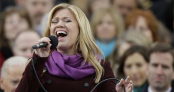 Kelly Clarkson Sang Live at the Obama Inauguration 2013
