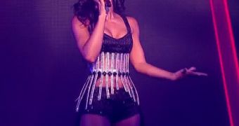 Kelly Rowland Rocks the X Factor UK Stage with Medley