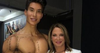 Justin Jedlica has had 149 cosmetic procedures for this Ken Doll look, setting him back $170,000 (€123,018)