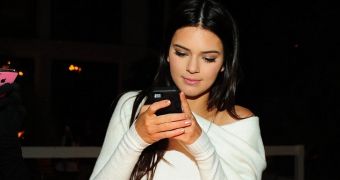 Kendall Jenner is being accused that she bought most of her Twitter followers
