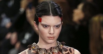 Kendall Jenner sparks the envy of fellow models at fashion shows, they sabotage her
