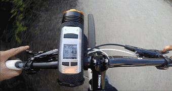 Kickstarter: Smart Flashlight Doubles as GPS and Walkie Talkie - Video
