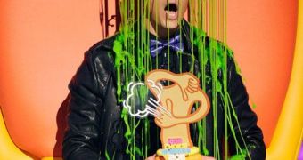 Josh Duhamel gets slimed at the Kids’ Choice Awards 2011