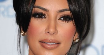 Kim Kardashian Denies Dating Kanye West