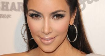 Kim Kardashian Gets Botox on TV