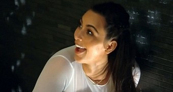 Kim Kardashian gets her intimate phots leaked, she pretends she doesn't care