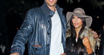 Kim Kardashian and husband Kris Humphries step out for dinner on her 31st birthday