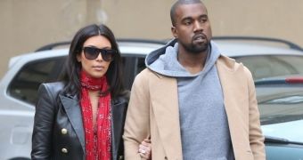 Kim Kardashian and Kanye West do some sightseeing on their honeymoon in Prague