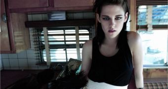 Kristen Stewart says media’s obsession with her is too much, she can hardly take it anymore