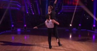 Kirstie and Maks do Freestyle on DWTS, impress audiences with aerial moves