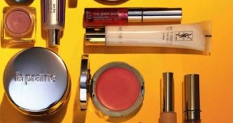 Do not let bacteria accumulate on your makeup products
