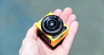 Kodak SP360 is tiny in hand