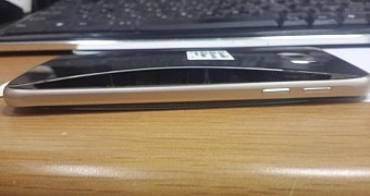 Samsung Galaxy S6 arrived with swollen battery