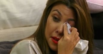 Kourtney Kardashian Cries After Scott Disick Calls Her Fat