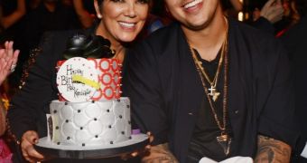 Kris Jenner hates it that son Rob Kardashian can’t lose the extra weight, thinks it’s very bad for business