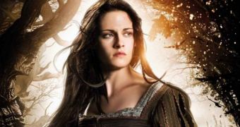 Kristen Stewart Officially Confirms “Snow White and the Huntsman” Sequel