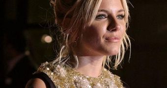Sienna Miller rumored to promote LG's BL40