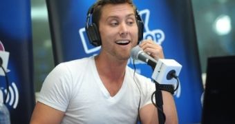 Lance Bass says he advised Jason Collins on coming out, handling media attention afterwards
