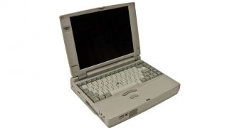 Clinton used a Toshiba laptop back in 1998 to send out the first presidential mail