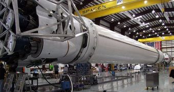 Falcon 9 at SLC-40, awaiting full-vehicle integration