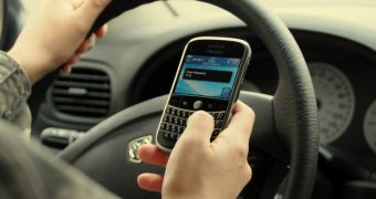 BlackBerry texting while driving illustration