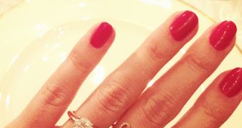 Lauren Conrad shows off her brand new engagement ring