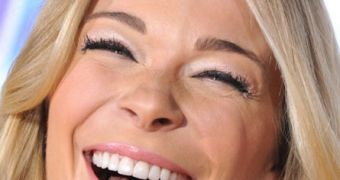 LeAnn Rimes Sues Dentist for Ruining Her Mouth, Career