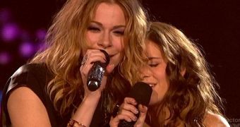 LeAnn Rimes Trashed for Carly Rose Sonenclar Duet on X Factor – Video