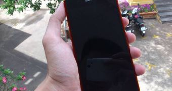 Red Sony Xperia Z1