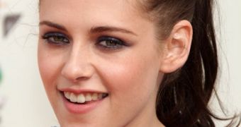 Industry insider defends Kristen Stewart, urges haters to leave her alone