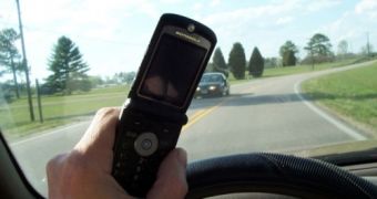 Legally Text SMS Messages While Driving