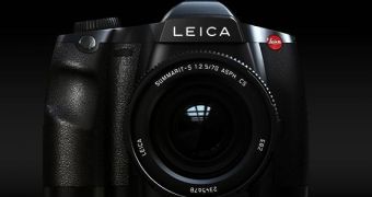 New Leica S2 DSLR