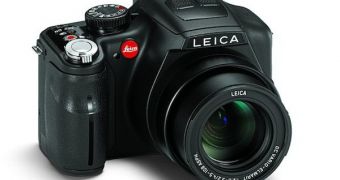 Leica V-LUX 3 super zoom camera