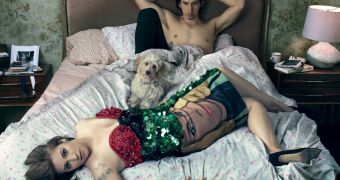 Lena Dunham is missing an arm in her first Vogue spread
