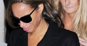 Leona Lewis leaves London book store in tears after unexpected attack