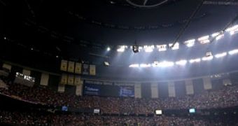 Lights Go Out at Super Bowl 2013 – Video