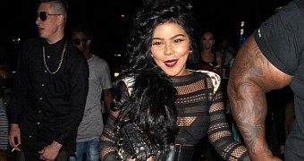 Lil Kim seems to have lost all the pregnancy weight she gained while carrying daughter Royal Reign