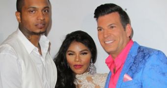 Mr. Papers and Lil Kim are expecting a child together