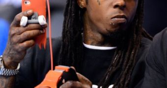 Lil Wayne hospitalized after suffering seizure-like symptoms on private jet