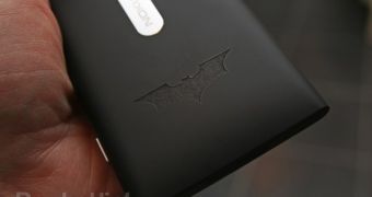 Limited-Edition Batman Lumia 900 Rolling Out to Europe Soon