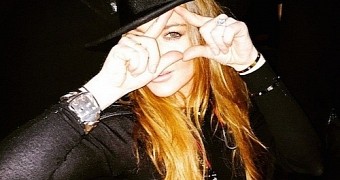 Lindsay Lohan Tried to Give Herself a Booty in Photoshop, Hilariously Failed - Photo