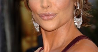 Lisa Rinna says all women should be proud of the way they look