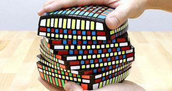 Mammoth Rubik's cube displays 1,014 colored tiles