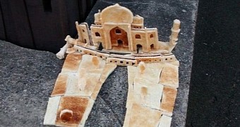 Lo and Behold, a Taj Mahal Sculpture Made Entirely from Toast